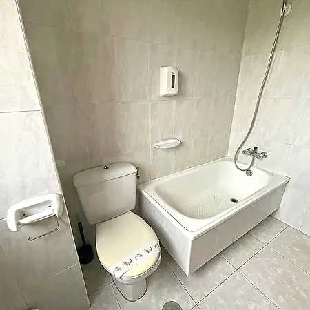 فندق Acquamaris 3000 2*